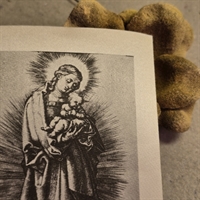 Madonna med barn på armen stående, gammelt tysk print, Dürer.
